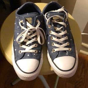 Converse sneakers. Polka dot size 8
